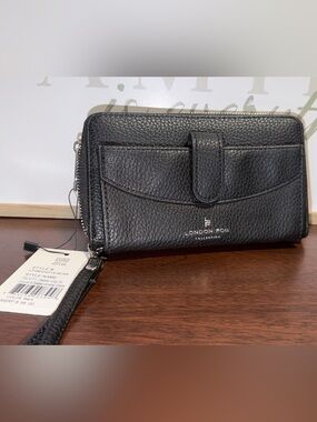 London Fog Black Pebbled Leather Zip Wallet